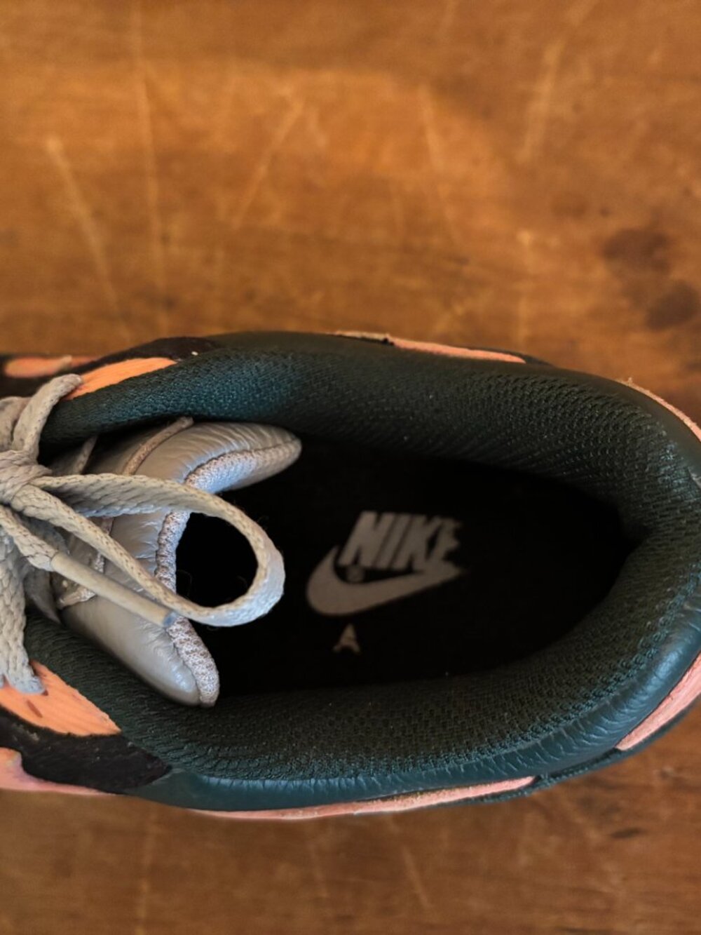 Nike "MOM" Air Max 90 Personalized Sneakers - Picture 6 of 7